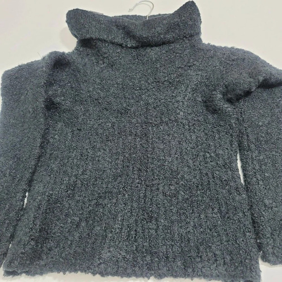 NWT Urban Outfitter Women' Pullover Sweater Long Sleeve Mock Neck Solid Black - Picture 4 of 4